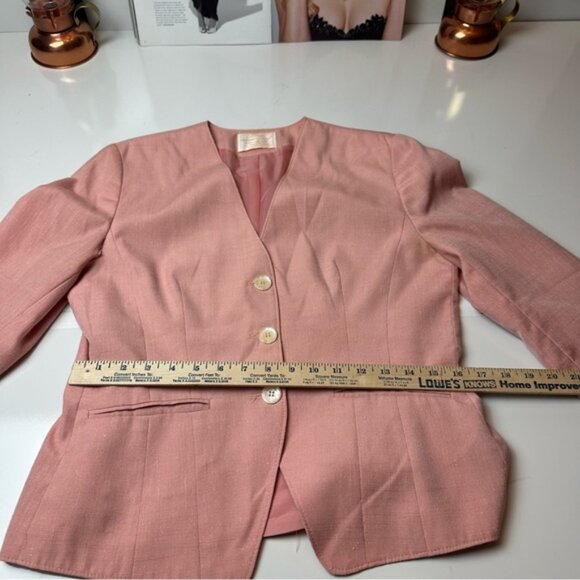 Country Sophisticated  Collarless Cropped Blazer - Picture 5 of 9